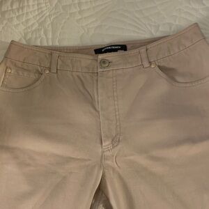 Ellen Tracy  Beige 5 pocket stretch jeans. Size 6